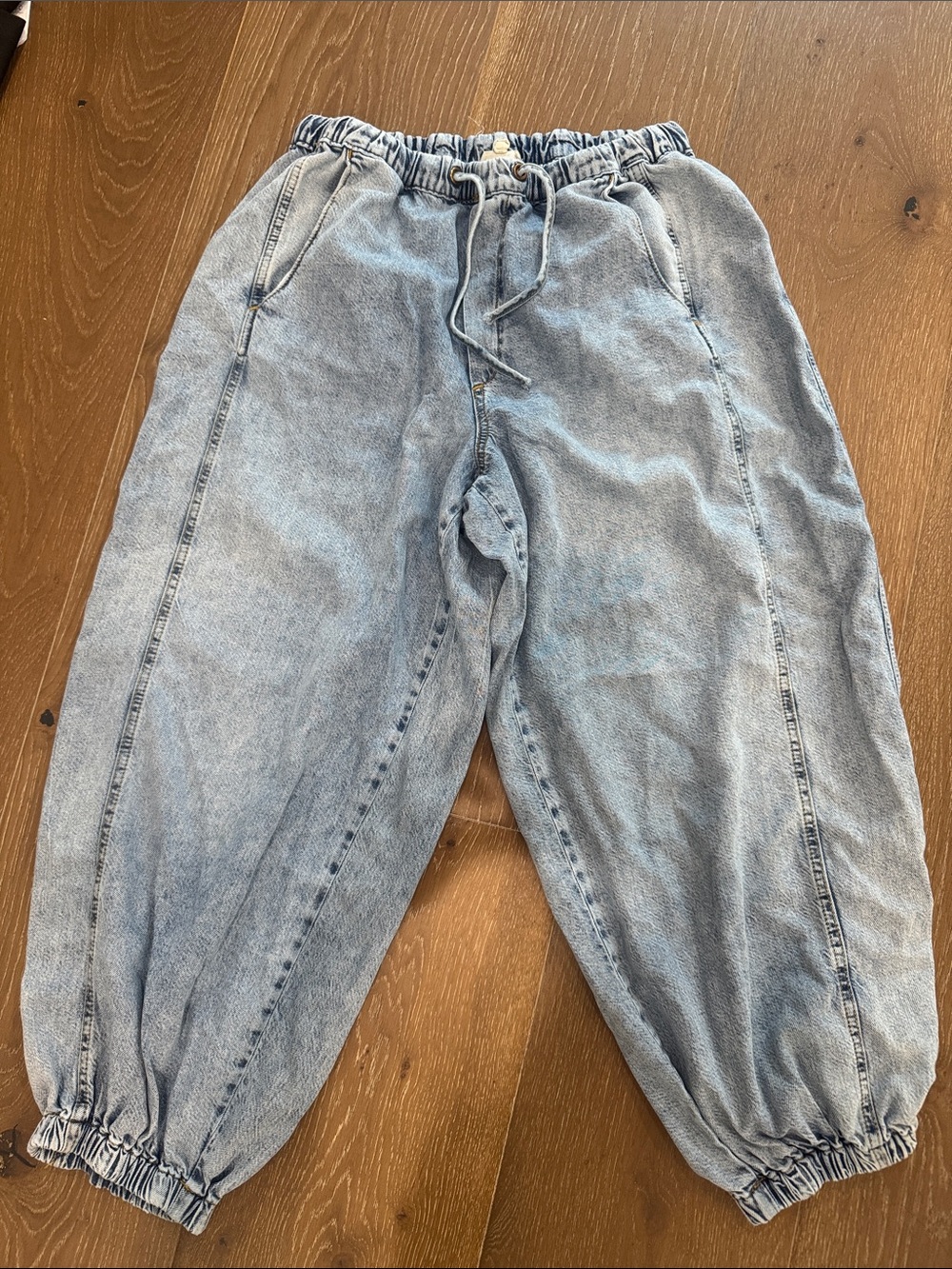 Pilcro Blue Denim Barrel Leg Jogger Jeans Size Small - Picture 2 of 8